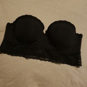 Black strapless bra
